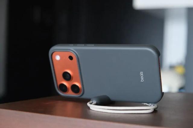 入手iPhone17后，我们还买了这7个好用的配件