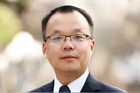 王刚任西安音乐学院院长图片