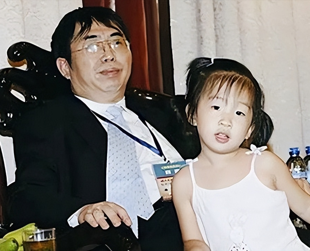 聂卫平去世不到一天，小23岁妻子身份曝光，原来她才是人间清醒