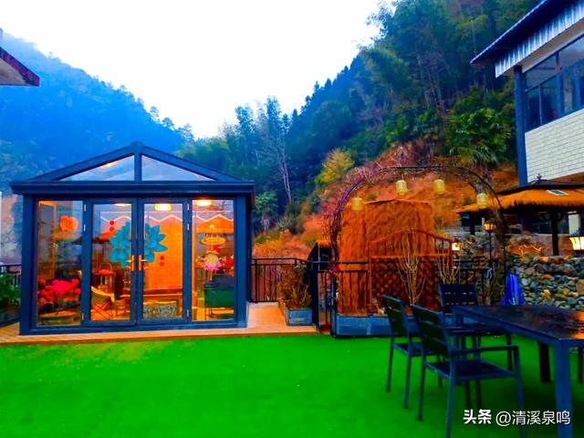 莲华山居隐诗意