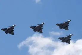 25分钟空中博弈！歼-10CE凭何压制“阵风”？雷达导弹是关键图片