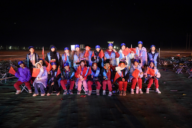 北京丰台学子发射场见证神舟二十一号载人飞船发射