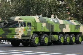 美版东风26导弹来了，一发成本上亿美元，为何要硬着头皮要上？图片