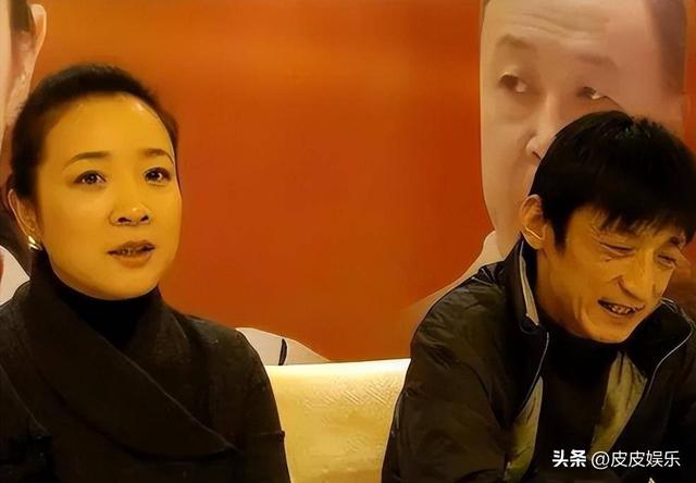 她是国家一级女演员，多次给坐轮椅丈夫戴绿帽，如今儿子也是演员