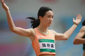 15岁天才少女打破4项国家记录，放弃中考冲击奥运图片