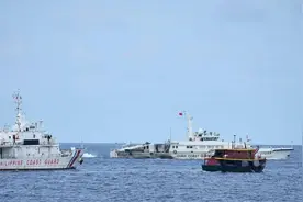 破船将解体，菲运补小队被俘后，美军出手加固？中美可能正面交锋图片