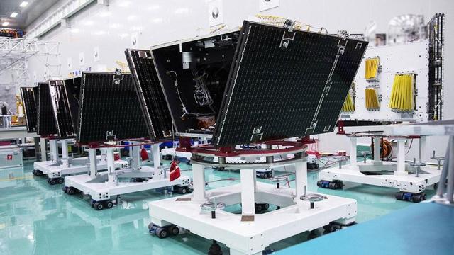 打破美国星链垄断！我国建全球低轨卫星网，20多国抢着上门求合作