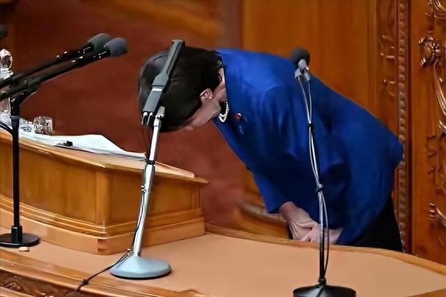 高市还没道歉	，日本先找上事了？日方通知中国：必须解释这件事