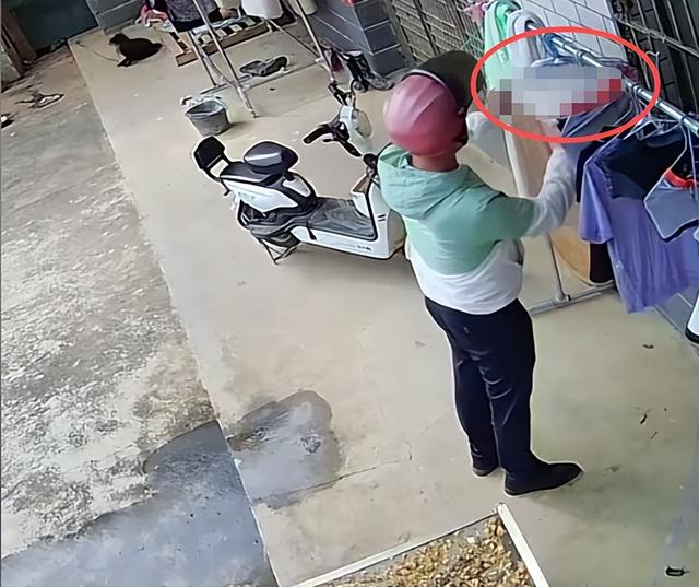 男子多次偷女内裤后续！偷窃过程流出，嘴脸曝光，女子称：可贵咧