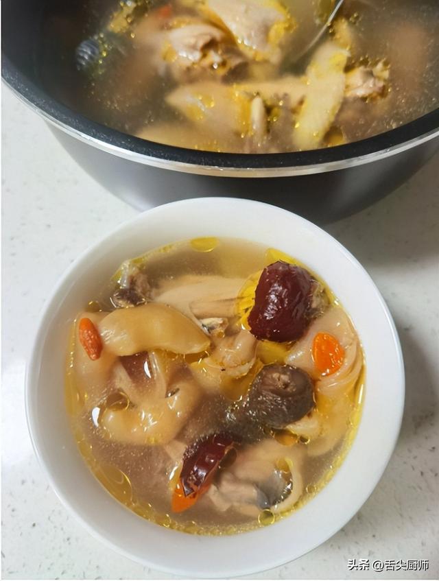 黄芪党参花胶炖鸡汤的做法 2026年黄芪党参花胶炖鸡汤的做法窍门