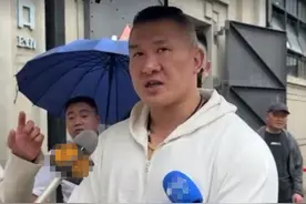 “馆长”参观抗日纪念馆泛泪高喊“我们是同胞”！苦劝别打自己人图片