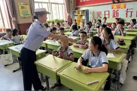 【知危险 会避险】兰州公安交警雁滩大队开展迎六一交通安全进校园活动图片