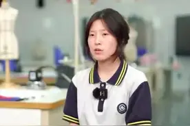 近日被中考621分天才少女姜萍刷屏了，评论区炸开了。。。图片