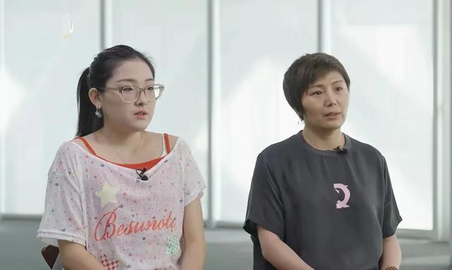 从210斤到50斤，她为何咒骂母亲全拜你所赐？隐藏着怎样的伤疤？