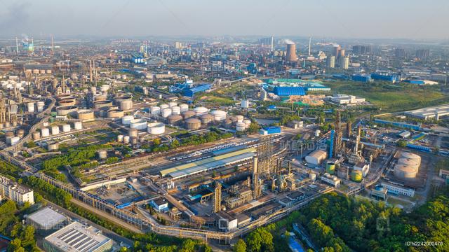 西方还在争论制裁，中国已悄然锁定胜局：10万吨镍储备震撼全球