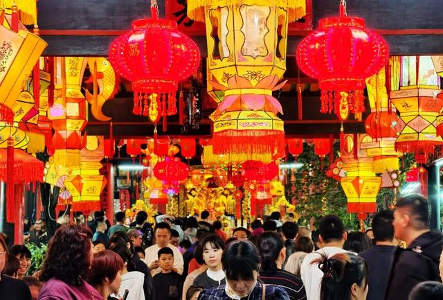 千年古城万人空巷！南安丰州元宵踩街火热上演