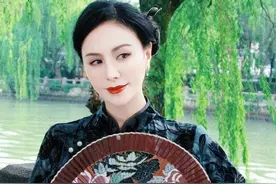 被穿旗袍的田丽惊艳到了：半老徐娘，风韵犹存，不愧是风云第一美图片