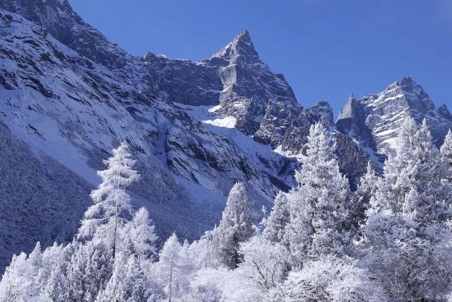 向快乐出发！毕棚沟月亮湾冰雪娱乐场盛大开启！