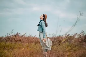 人活通透了，就不会算小账图片
