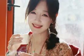 她当年跟风鲍蕾逼婚，35岁却皈依佛门，46岁直言:不愁嫁图片