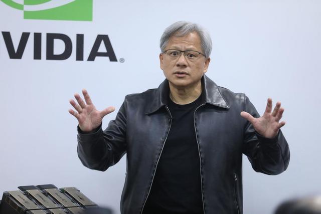 美债首破37万亿，川普打法变了，威胁对华加税200%，到中国出手了