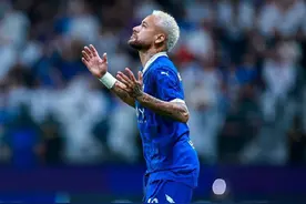 内马尔又伤了！替补登场29分钟又被换下，或将缺阵两周，社媒发文：就像是抽筋，但感觉非常强烈图片