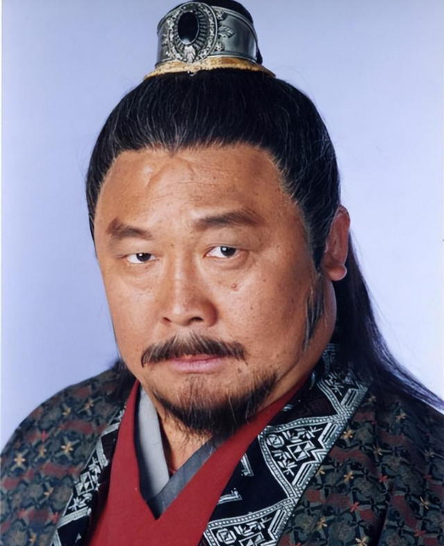 家花不如野花香！出轨保姆、逼死原配，如今过成这样只能算他活该