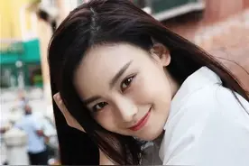 撩了个女孩图片