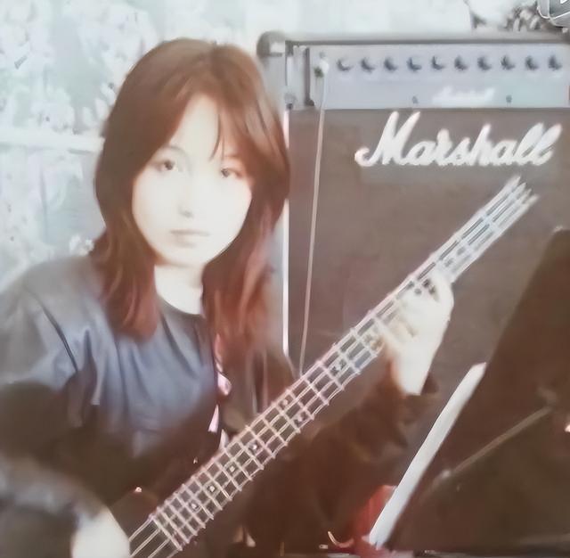 她5次上春晚，被恩师夺初夜，自杀未遂不幸流产，57岁却无人敢娶