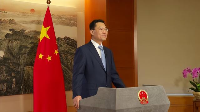 特朗普：只要我在任，无人敢收台，话音刚落，中方划下4条红线