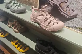 又有“丑鞋”火出圈！话题浏览量近4.6亿，安踏、李宁等火速开卖图片