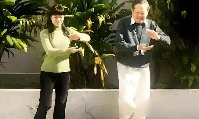 翁帆没有孩子、没有家产，但为什么说她才是真正的赢家？