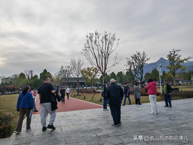 安：它是一个免费景点，现华丽转身，敞亮了，更亲民了，游人如织