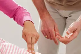 宝宝呛奶从鼻子里出来怎么办？赶快来看看应对妙招！图片