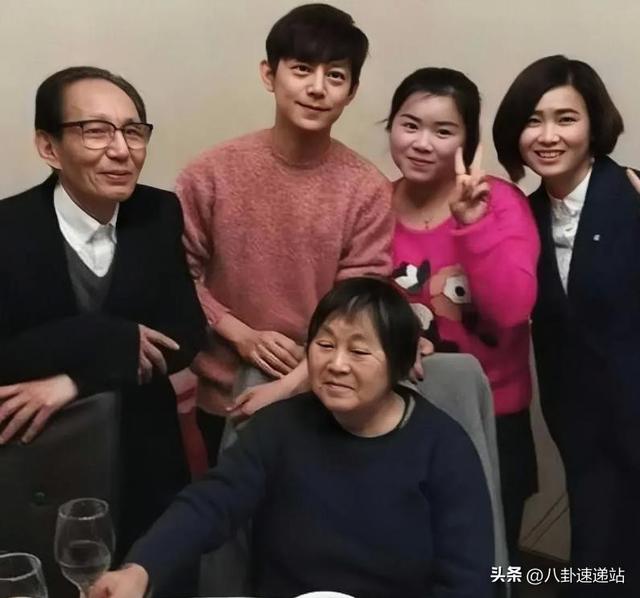 51岁的何炅被保姆起诉，无儿无女	，节目停播，还是走到这一步