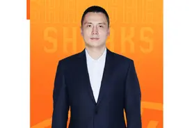 上海男篮官宣：卢伟担任球队代理主教练，李秋平担任总教练、顾问图片