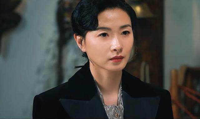 因长的太漂亮，七次拒绝导演“要求”被封杀	，43岁终凭实力拿影后