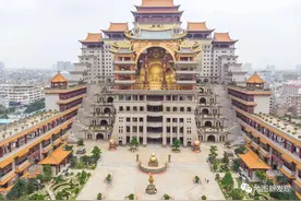 耗资30亿！中国单体面积最大的建筑，就藏广西这个地方，你去过吗图片