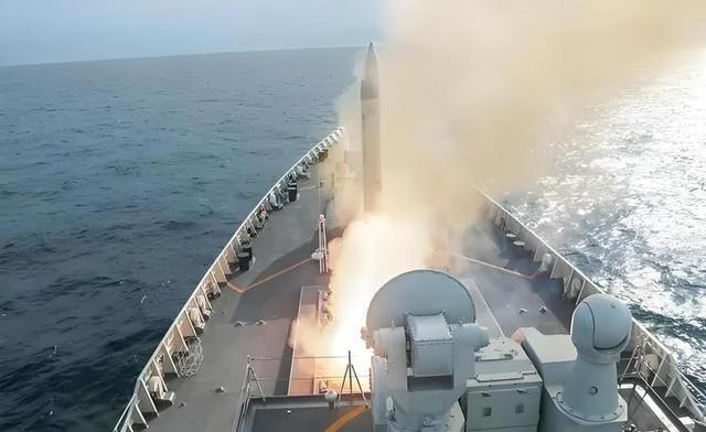 为啥咱们非得造超级航母？这三大理由，戳破“驱逐舰够用”的误区