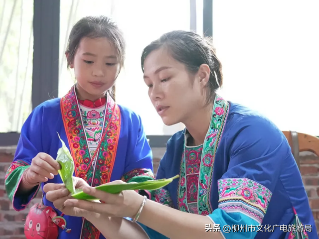 跟着AI游三江丨一口酸，一碗茶，一场宴，吃懂三江侗寨的人间烟火！