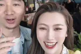 陈佩斯和儿子现身深圳，与外甥女一起吃饭，外甥女颜值惊人图片