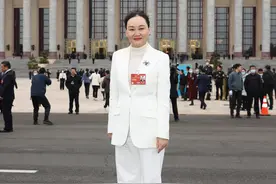 聚焦人大代表“她声音”│爱她 请你支持她图片