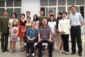 《父母爱情》梅婷张龄心差6岁演母女，亚菲男友，现实和梅婷同岁图片