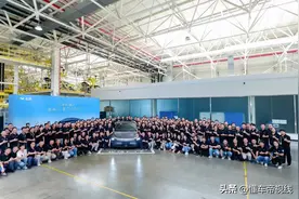 新车 | 竞争极氪007，配电动车门，或下半年上市，极越07量产下线图片