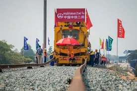 花80亿凿穿喜马拉雅山，美印百般阻挠，中尼铁路为什么非修不可？图片