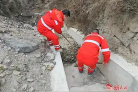 麦积公路段：整治路域环境 提升公路“颜值”图片