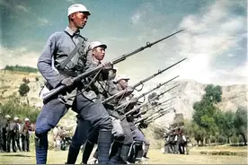 抗战时期的中国军队为何缺少刺刀？我军又为何偏爱三棱军刺呢？图片