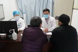 【医学专家邯郸行】邯郸市传染病医院特邀天津市第二人民医院肝病专家徐亮来院坐诊、查房图片