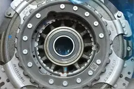 大众的双离合变速箱由干变湿，毛病也随之改变了图片