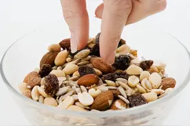 夜间低血糖最可怕，严重者危害生命，补充这健康零食稳定血糖！图片